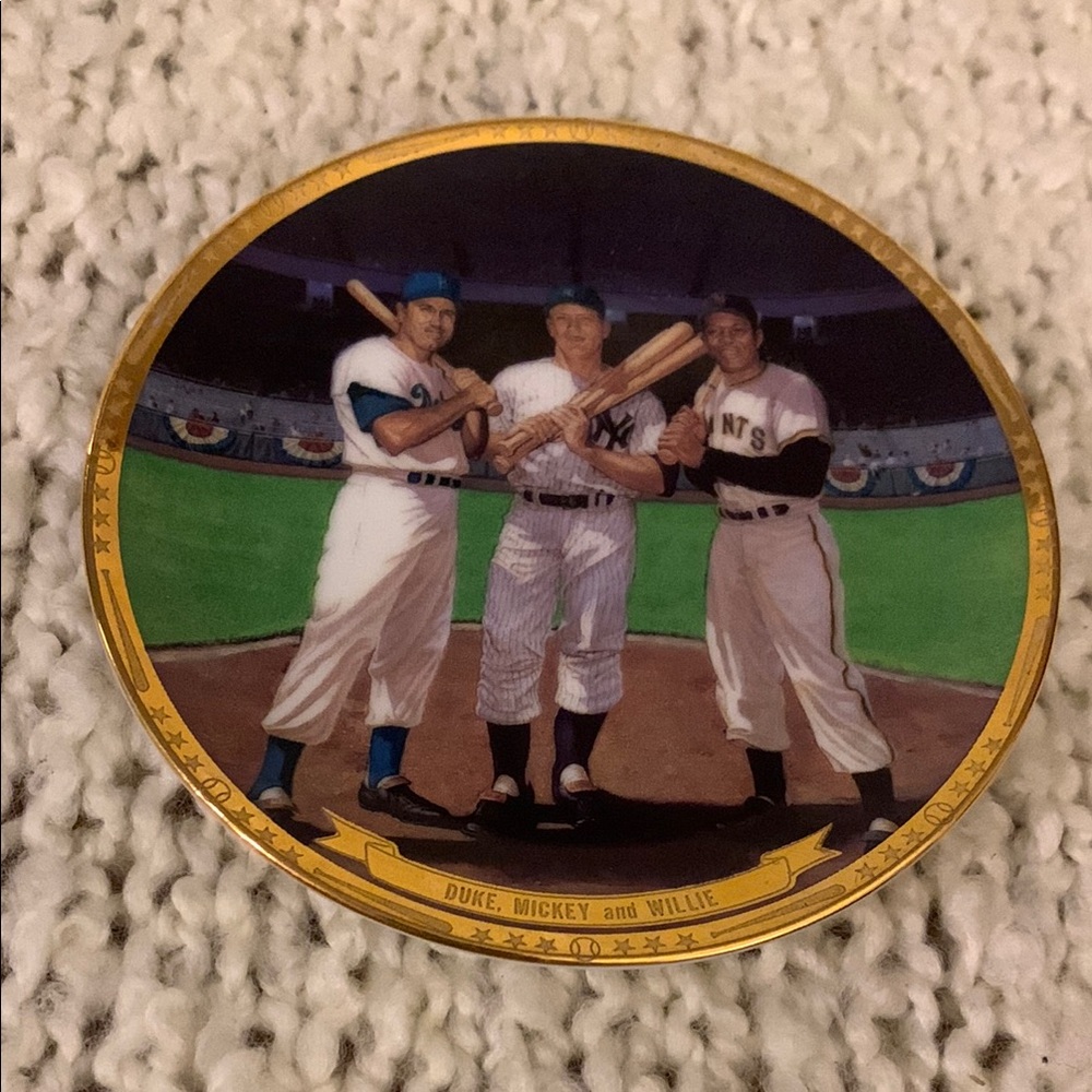Vintage baseball 1989 Sports Superstars collector plate. Greatest Centerfielders